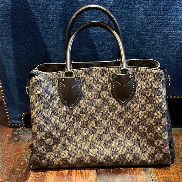 Louis Vuitton bag like new but front damage (see photos) - Picture 2 of 16